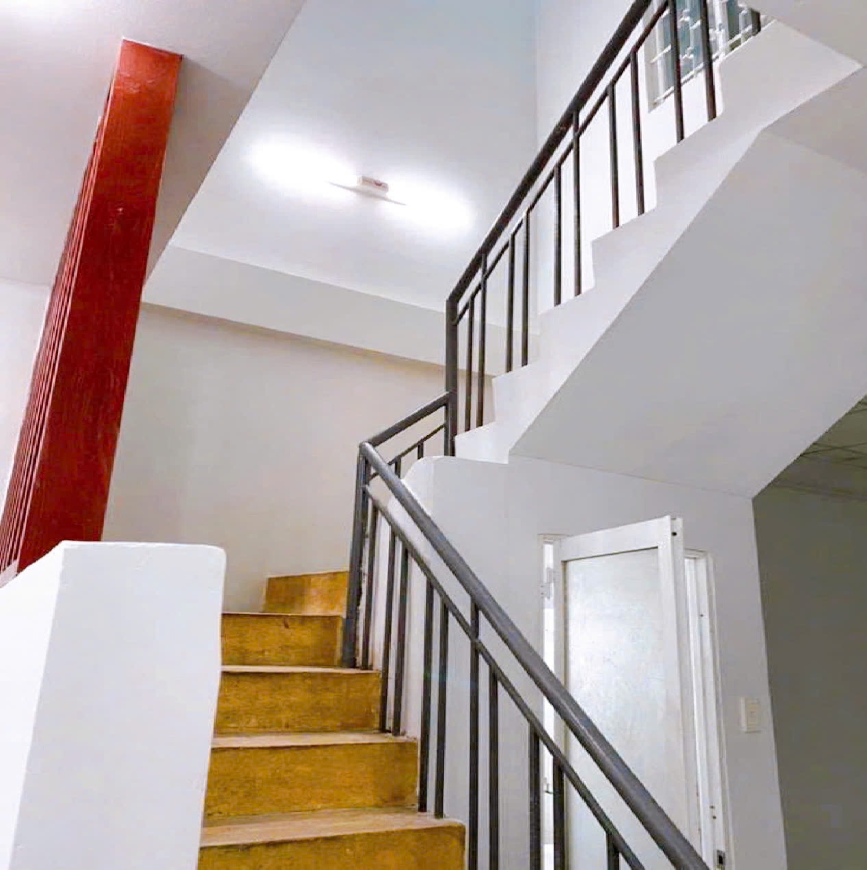 Bán nhà hẻm xe hơi Cách Mạng Tháng Tám, QUẬN 3, Thửa đất vuông vức 3.5 x 13 m, Giá 14.2 tỷ - Ảnh 1